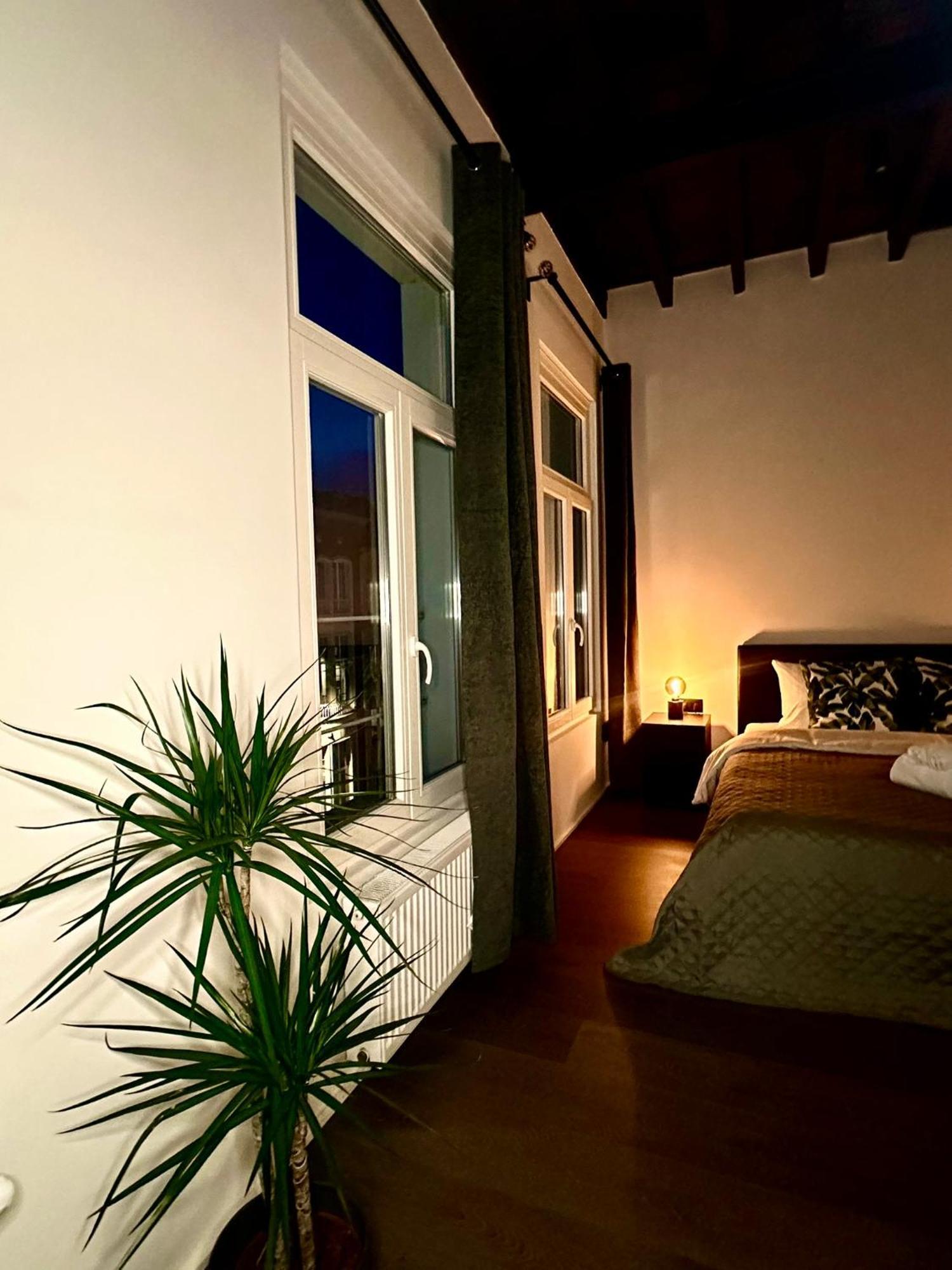 Luxury Suites Princess By Rikas Hotels Anversa Esterno foto